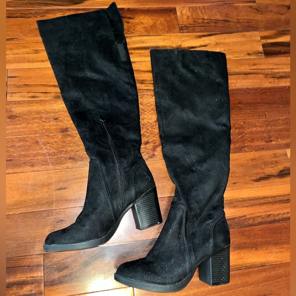 Black Knee High Boots Size 8 1/2 - Picture 3 of 3